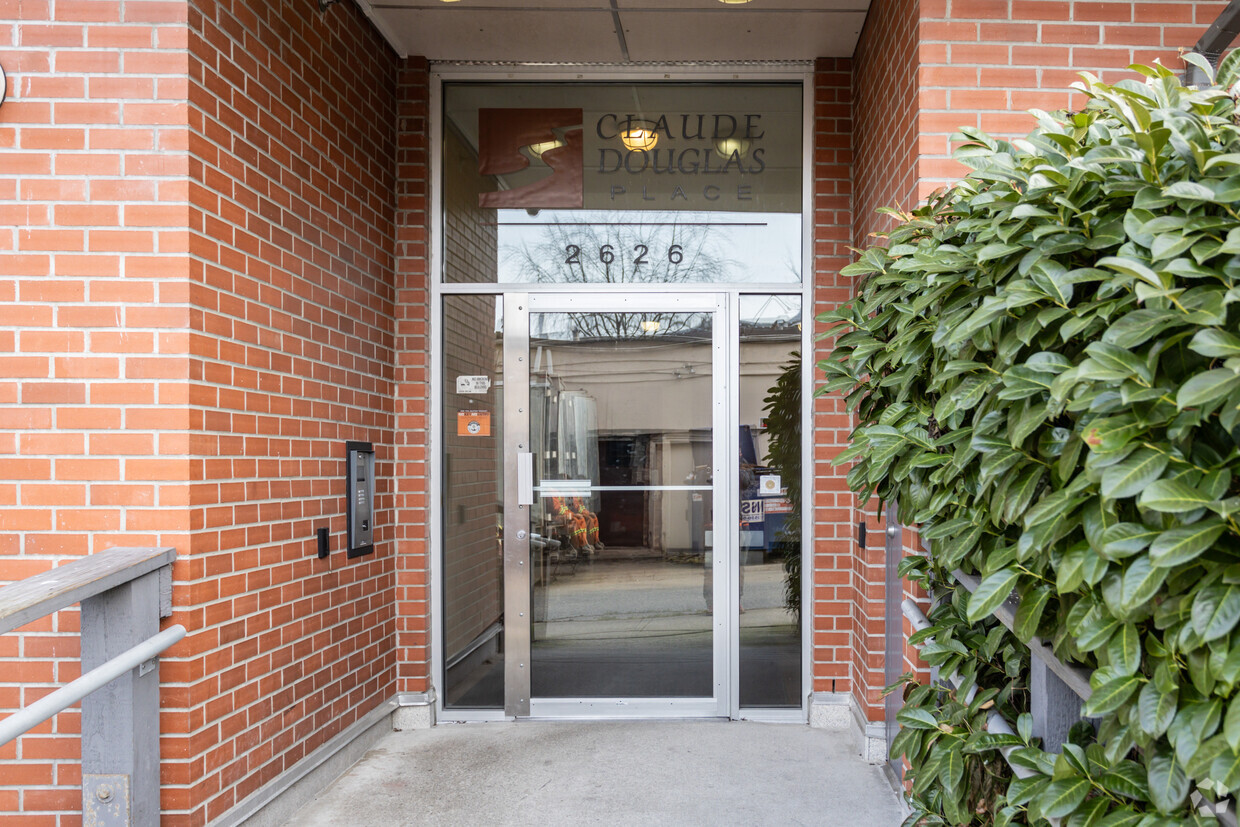Building Photo - Claude Douglas Place