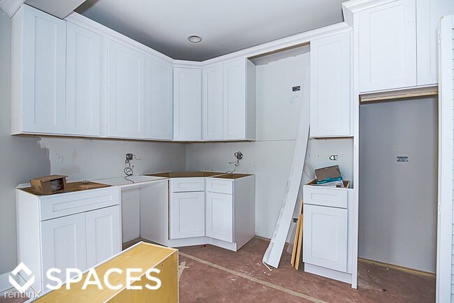 Building Photo - 2 br, 2 bath  - 3757 N Western Ave 3