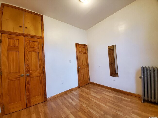 Building Photo - 457-440 40th St