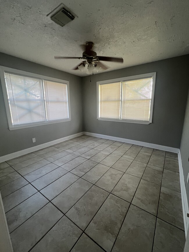 Building Photo - Keystone leasing and rental service