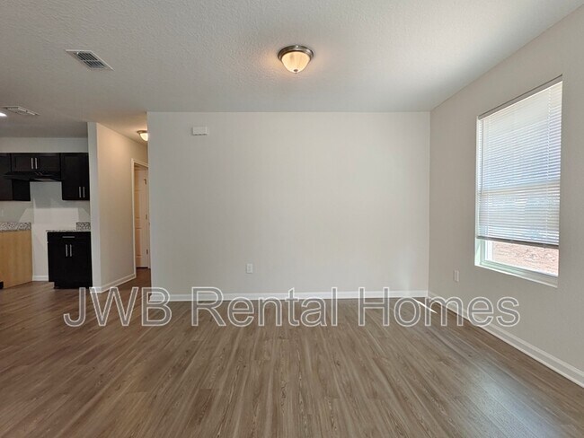 Foto del edificio - 5915 Patterson Ave