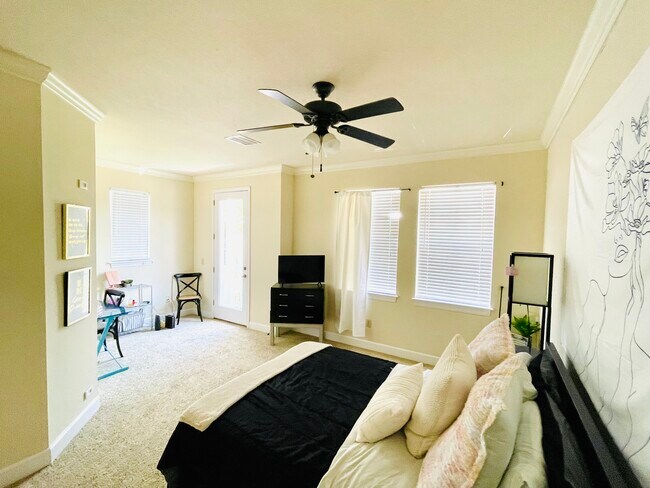 Foto del edificio - 109 S Packwood Ave