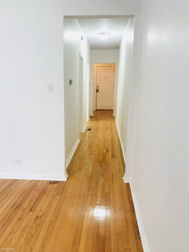 Building Photo - 2 br, 1 bath Apartment - 7123 S Merrill Ave
