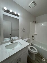 Building Photo - 738 W Pepper Pl