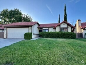 Building Photo - 2815 College Park Dr W