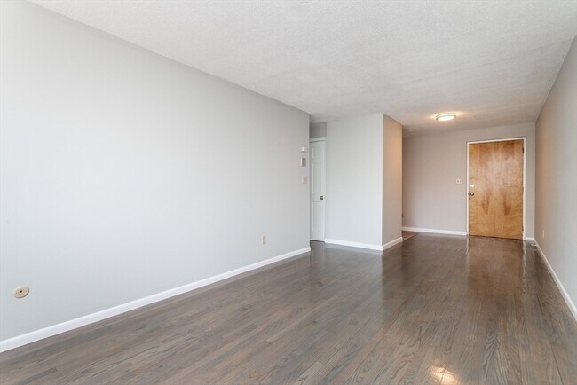 Building Photo - 14 Murdock St