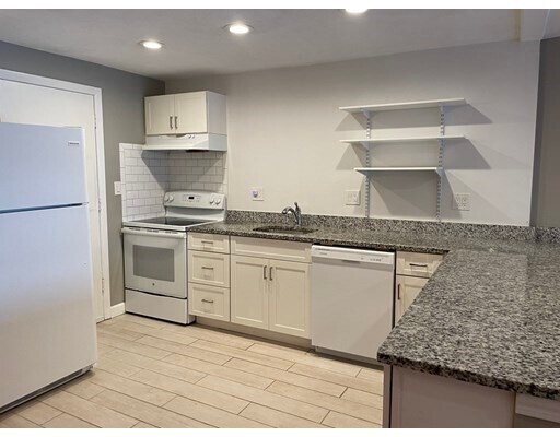 Primary Photo - 200 Governors Dr