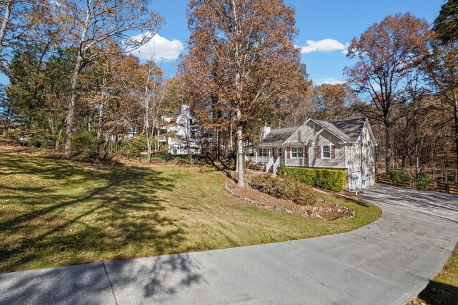 Building Photo - 225 Hawkins Farm Cir