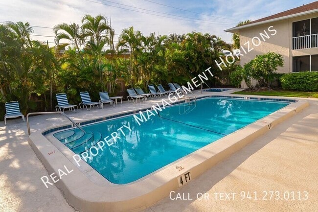 Photo - 2121 Wood St House