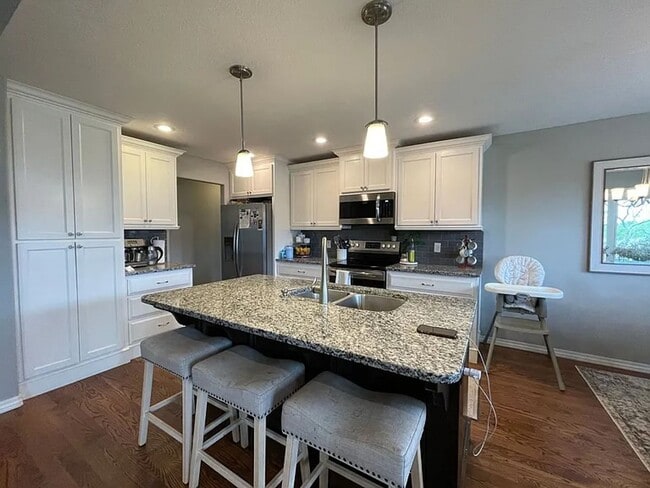 Foto del edificio - SPACIOUS OZARK HOME AVAILABLE AT A GREAT P...