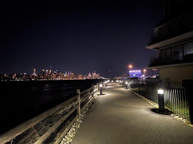 Foto del edificio - 17C Riverview Cir