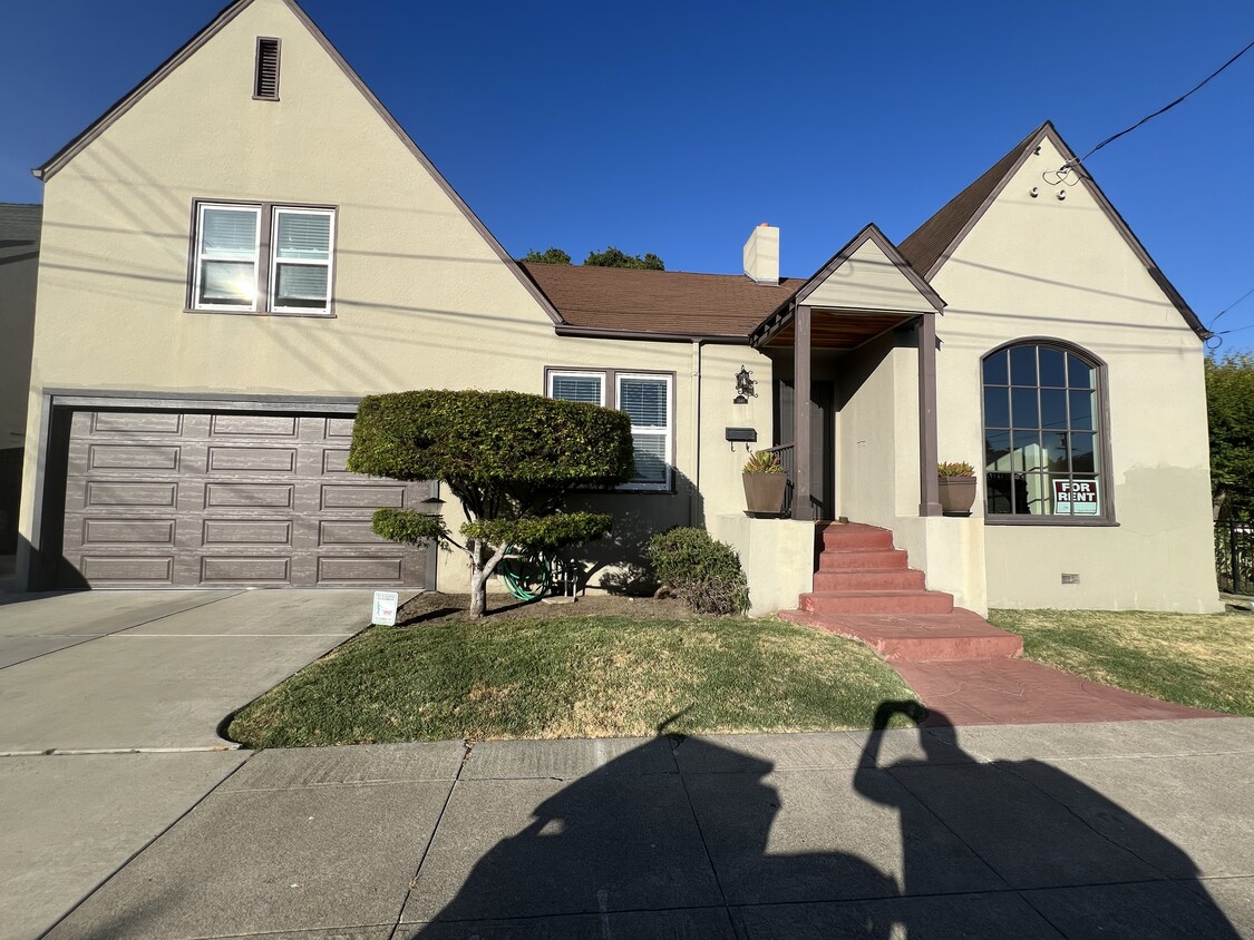 Primary Photo - 1340 San Jose St