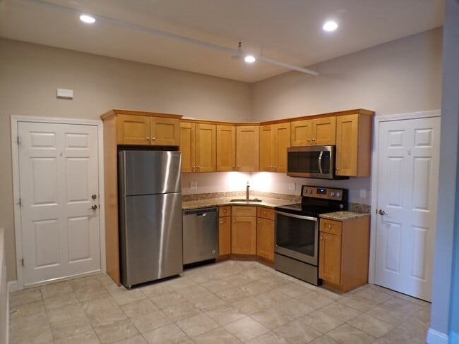 Photo - 1072 Washington Street Unit 3 Apartment