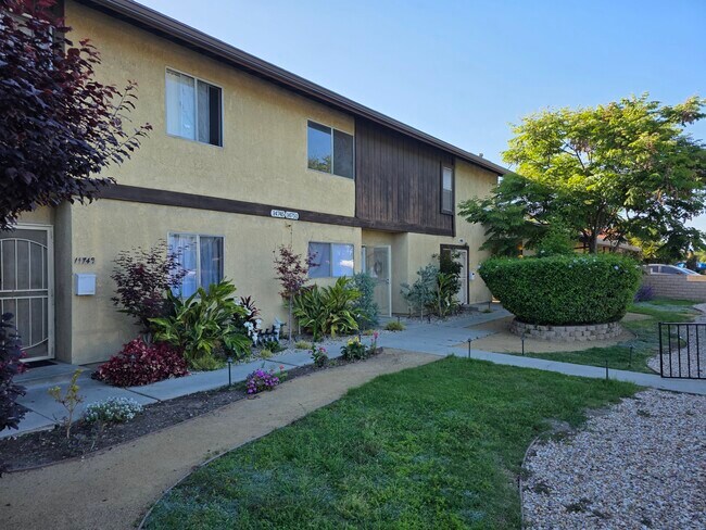 Foto del edificio - 14745 Woodruff Ave