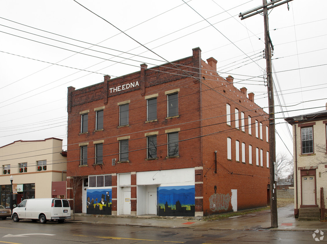 Primary Photo - 877-881 E Long St