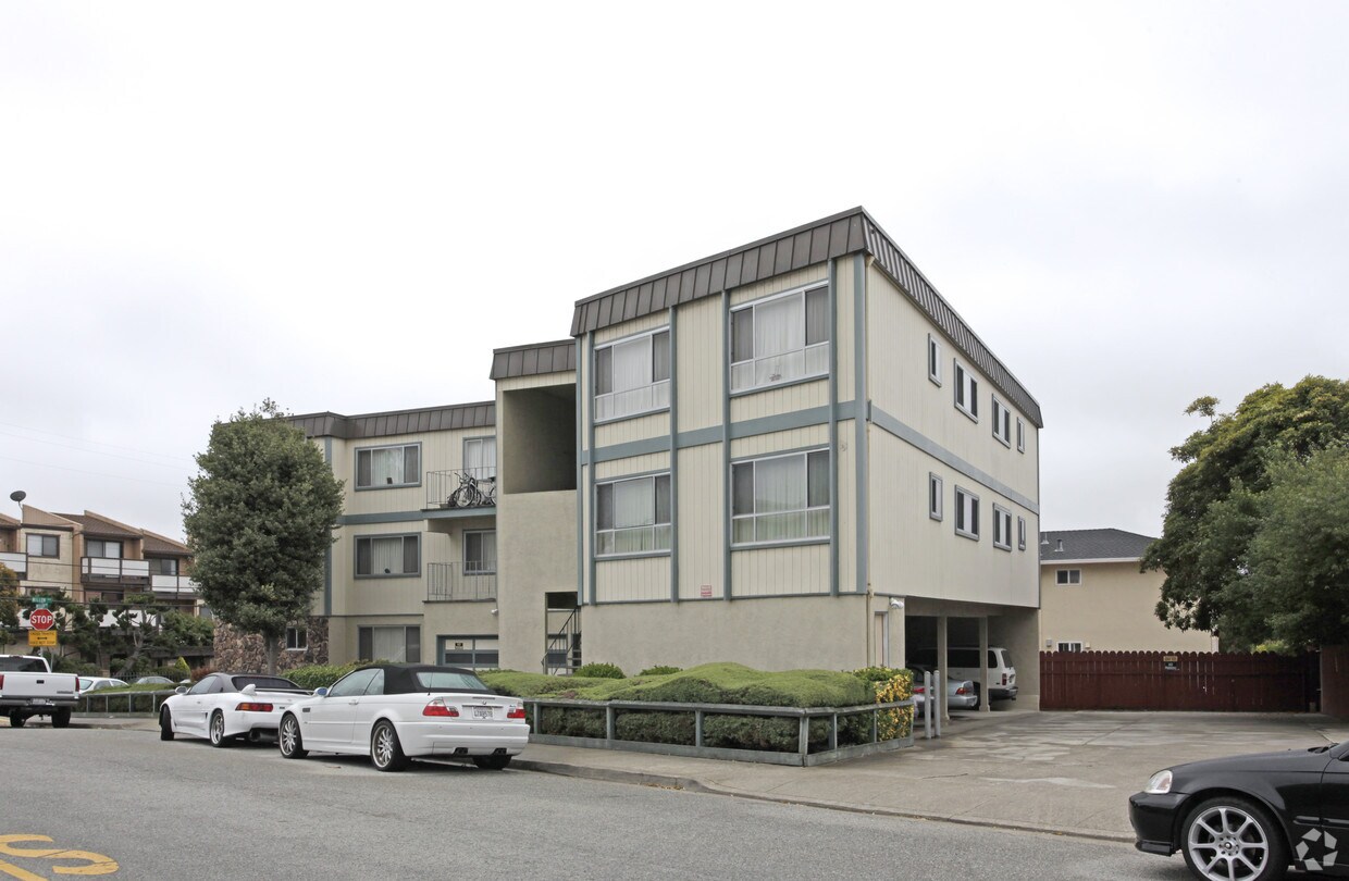 Building Photo - 245 Willow Ave