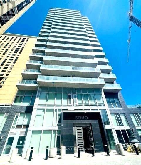 Building Photo - 111 Champagne Ave S