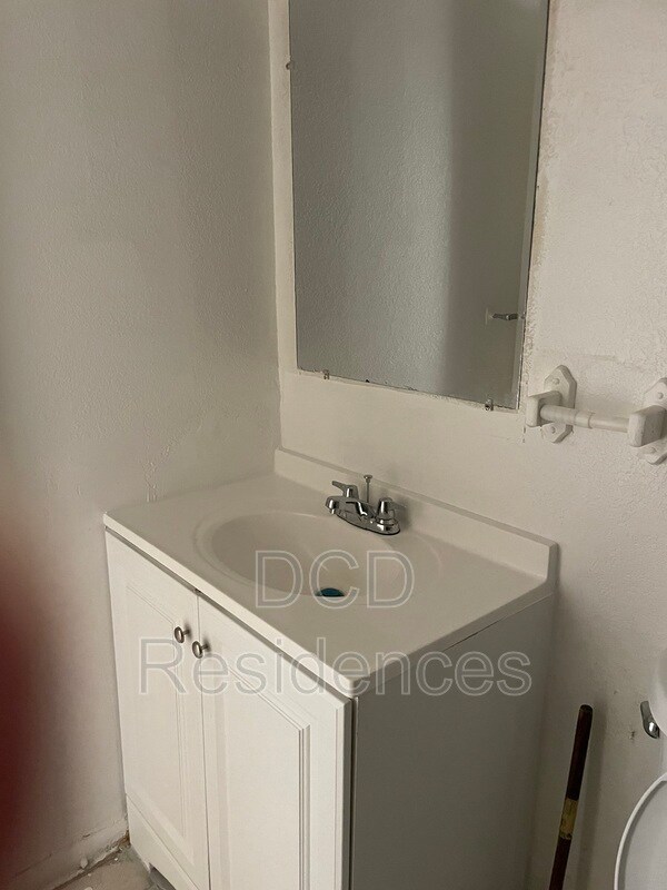 Foto del edificio - 4103 E Linebaugh Ave.