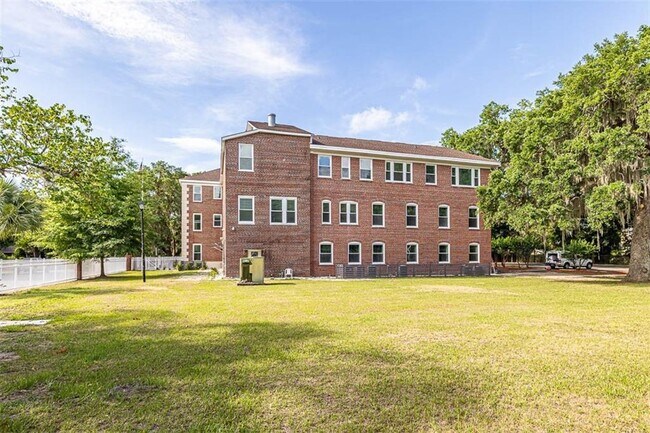 Building Photo - 519 Norwich St