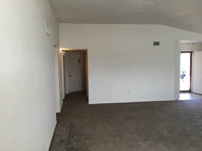 Building Photo - 10428 Pamplona Street NW