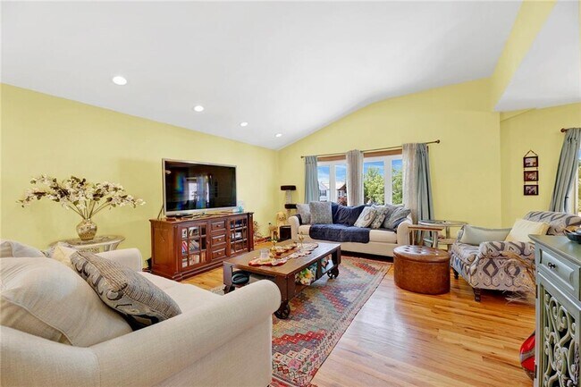 Foto del edificio - 24 Purdue Ct