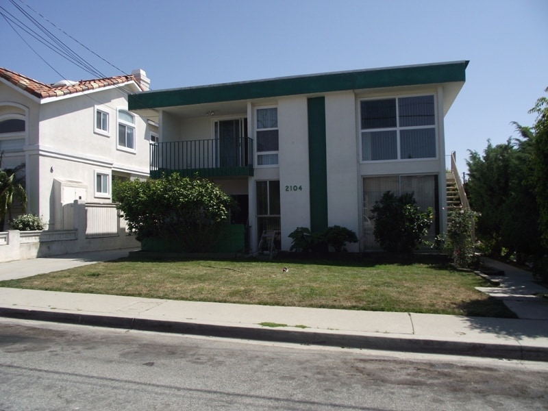Primary Photo - 2104 Huntington Ln