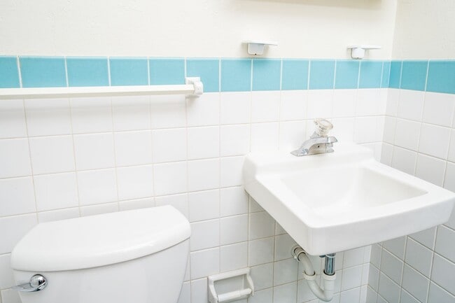 Interior Photo - Yale Place