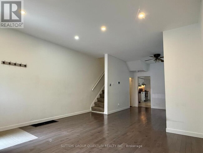 Building Photo - 7 Casimir St