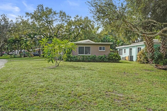 Building Photo - 1101 SW 8th Ter