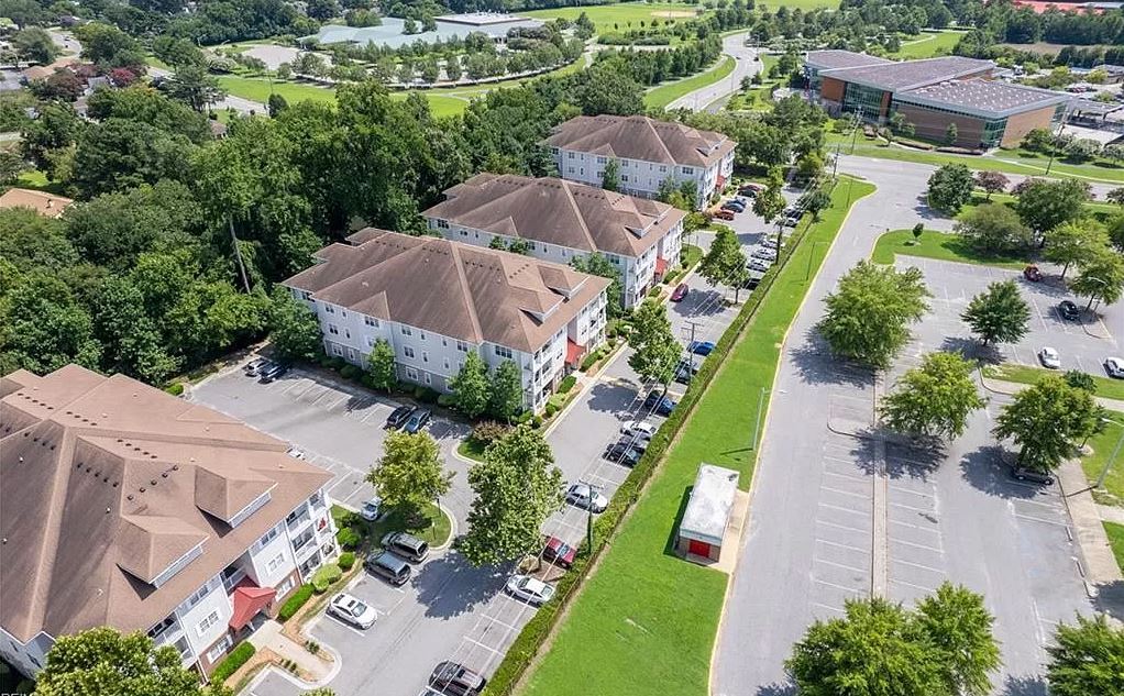 Foto principal - 920 Southmoor Dr