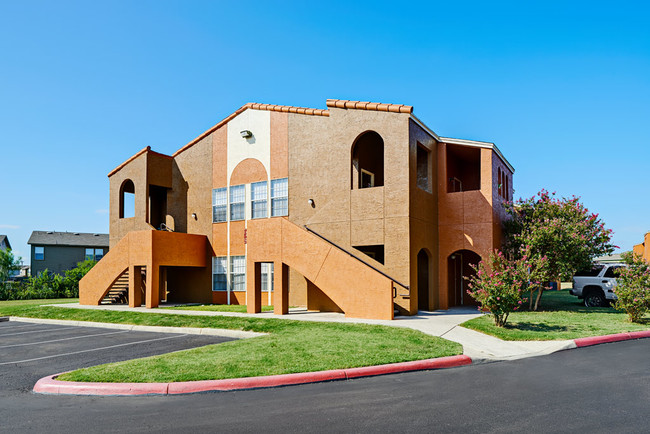 Building Exterior - Monticello Manor Apartment Homes