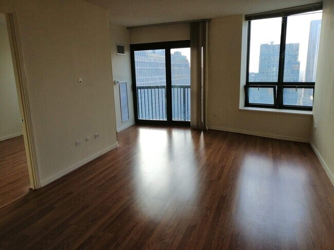 Foto del edificio - 400 N La Salle Dr