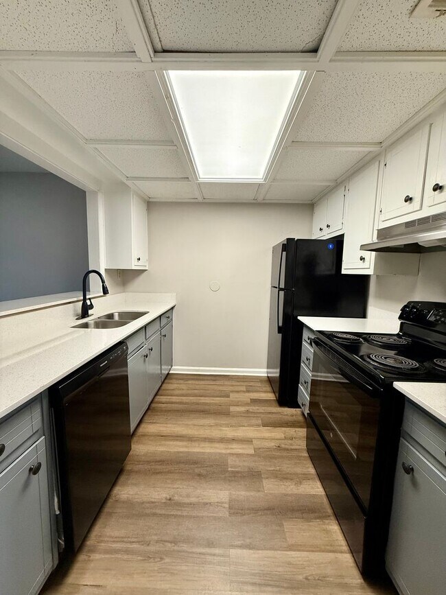Foto del edificio - 2 bed / 1.5 bath townhome in Oakwood