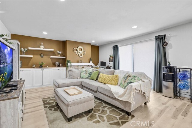 Foto del edificio - 12400 Montecito Rd