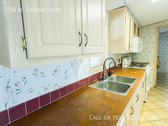 Building Photo - 798 W Sieling Loop