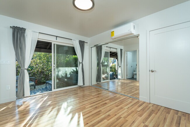 Foto del edificio - 3251 Vickers Dr