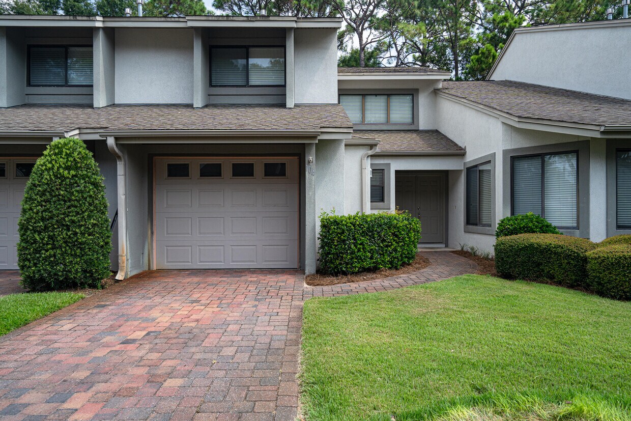 104 Gleneagles Dr, Niceville, FL 32578 Townhome Rentals in Niceville