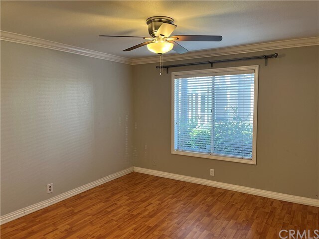 Foto del edificio - 6971 Knollcrest Ln