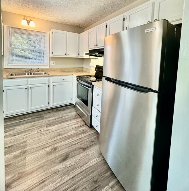 Foto del edificio - 875 Cambria St NW