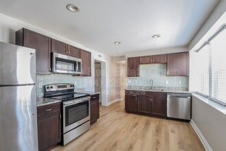 Building Photo - 4370 Swan Ave