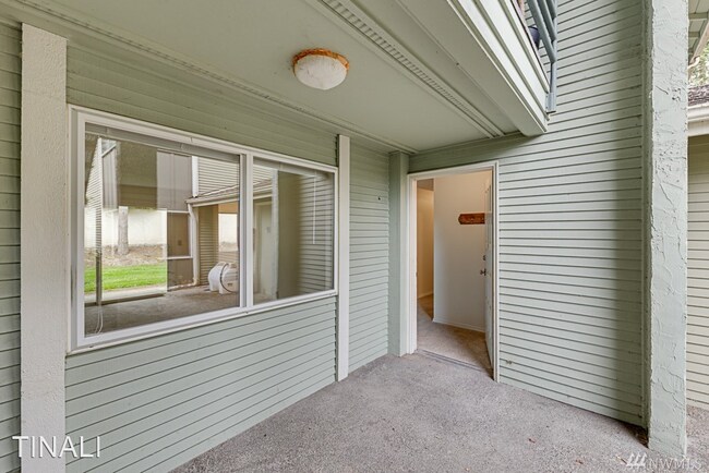 Building Photo - 2 br, 2 bath House - 17104 NE 45th ST #7