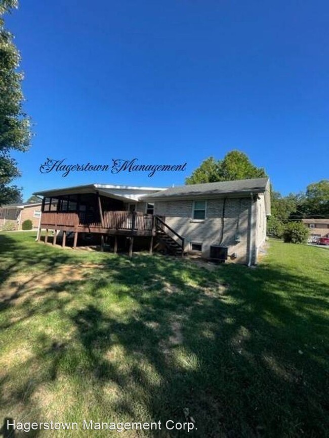 Building Photo - 3 br, 2 bath House - 20818 Emerald Dr
