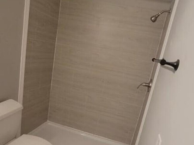 Foto del edificio - 2 Bedroom Single Family Home in Ewa Beach