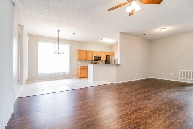 Building Photo - 1136 Cherry Valley Way