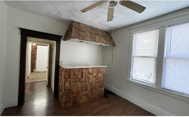 Common Space in 553 A - 551 Locust Ave