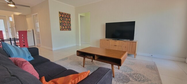 Foto del edificio - American Gardens Condominiums