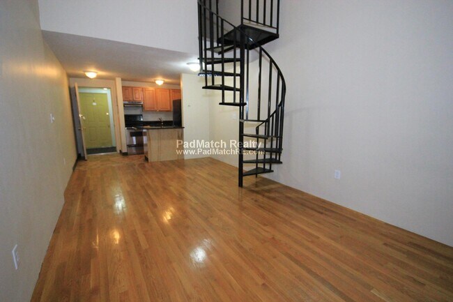 Building Photo - 385 Dorchester St