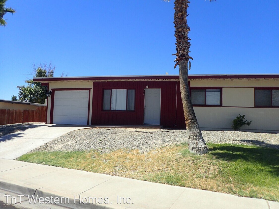 Primary Photo - 3 br, 1 bath House - 213 La Mirage Ln