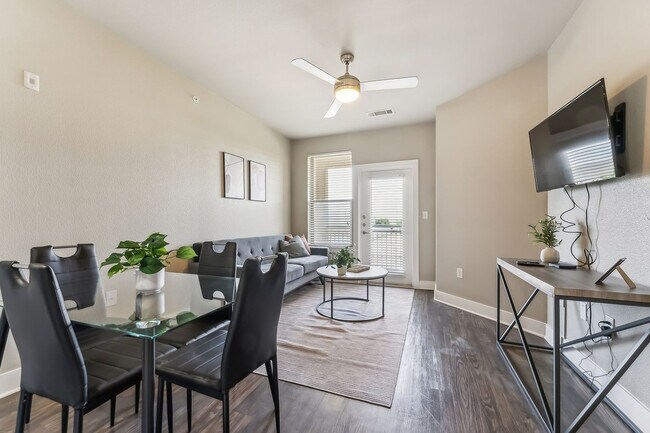 Foto del edificio - 3090 Outlet Pkwy