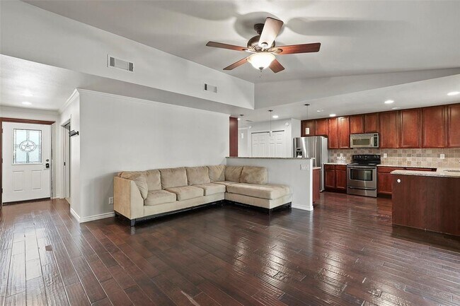 Building Photo - 9280 Bryson Dr